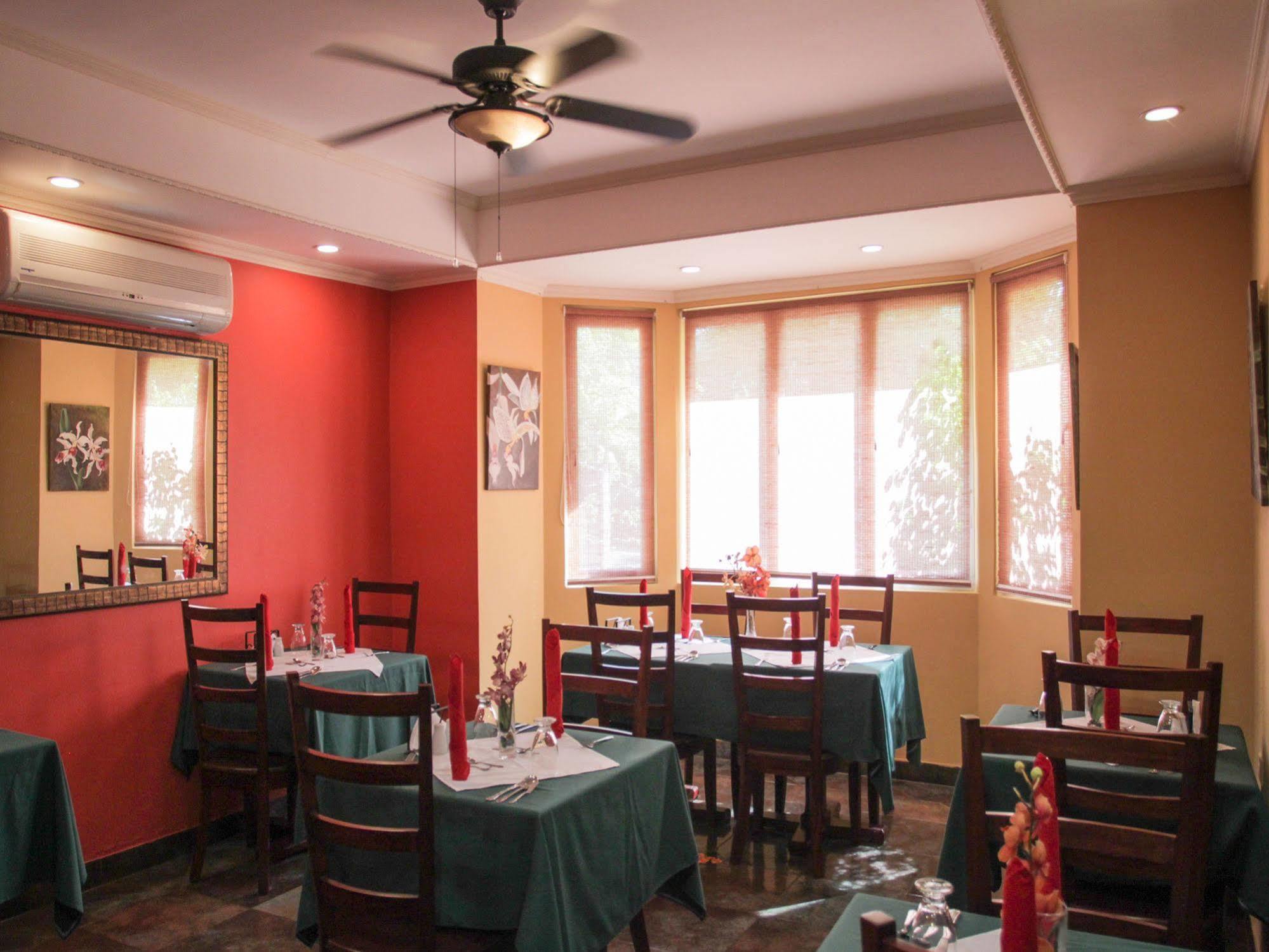 L'Orchidee Boutique Hotel Port of Spain Екстериор снимка