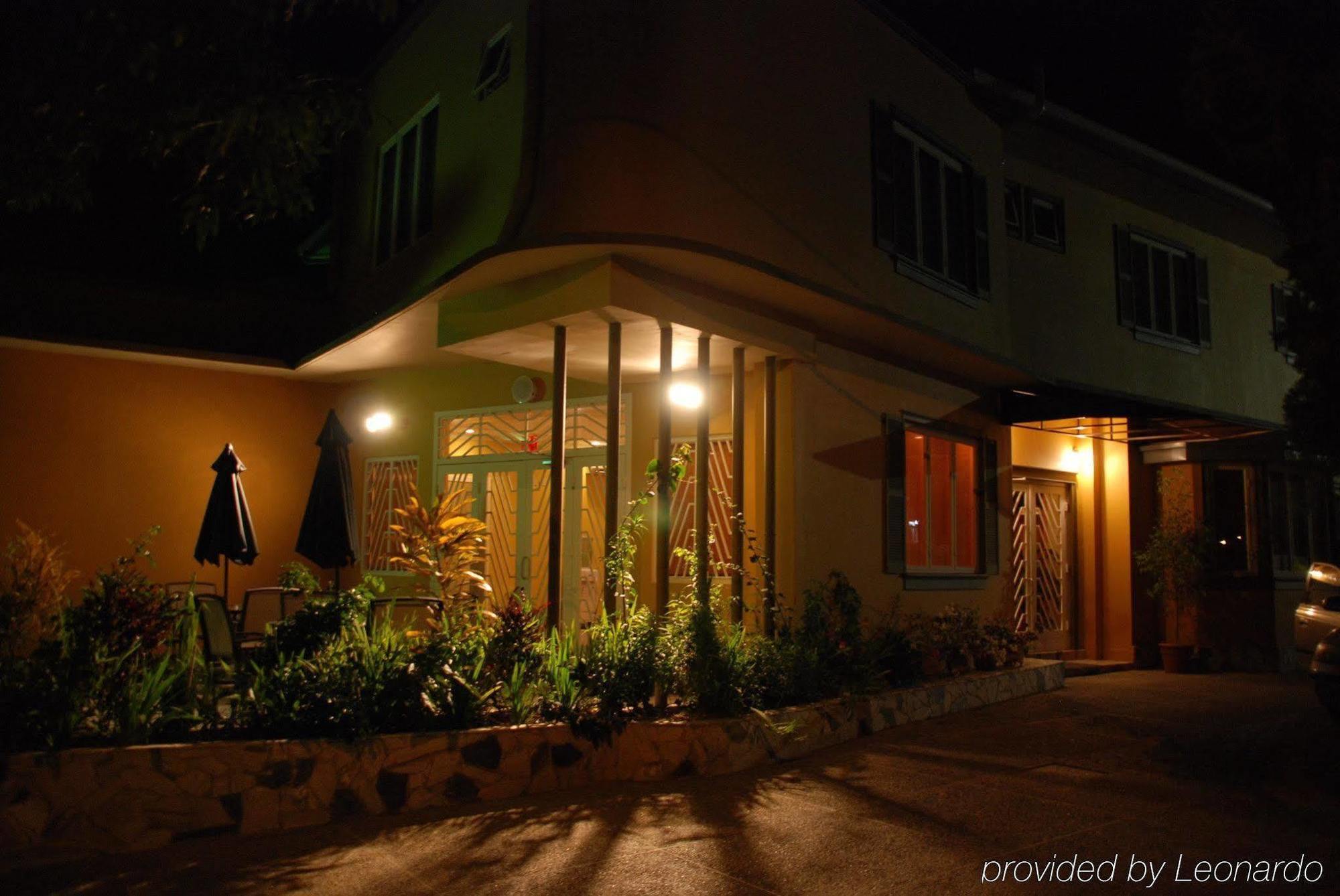 L'Orchidee Boutique Hotel Port of Spain Екстериор снимка